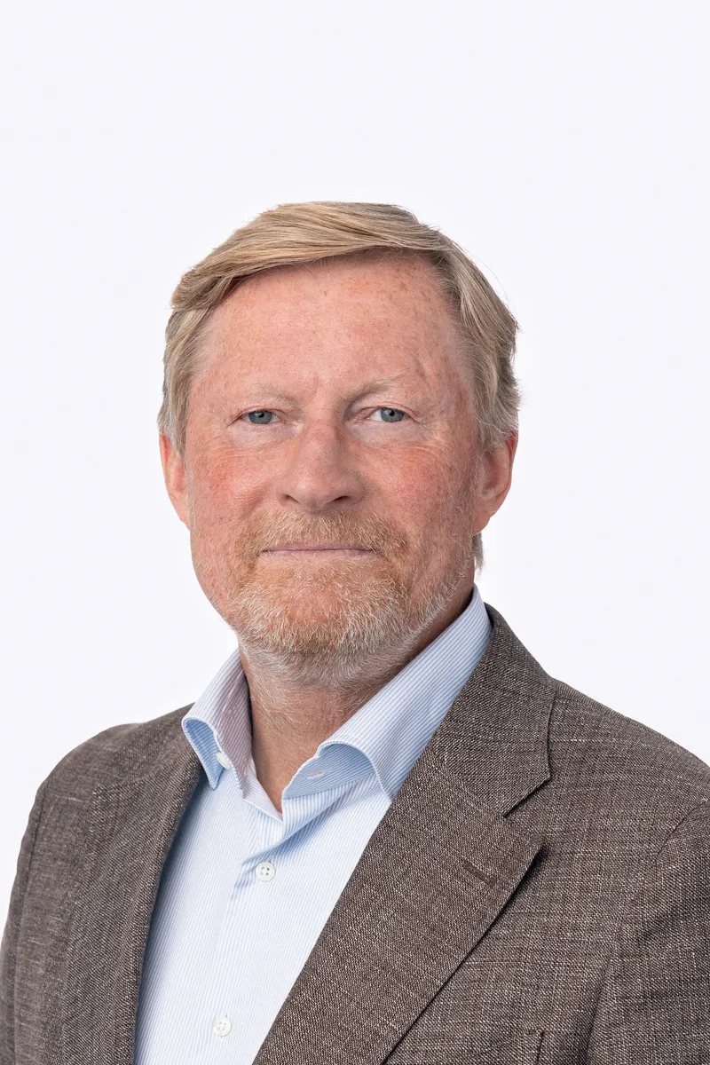 Tett utsnitt: ansikt og skuldre